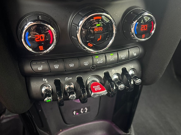 MINI Cooper 23 of 30