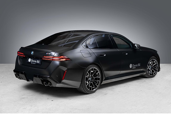 BMW M5 11 of 30