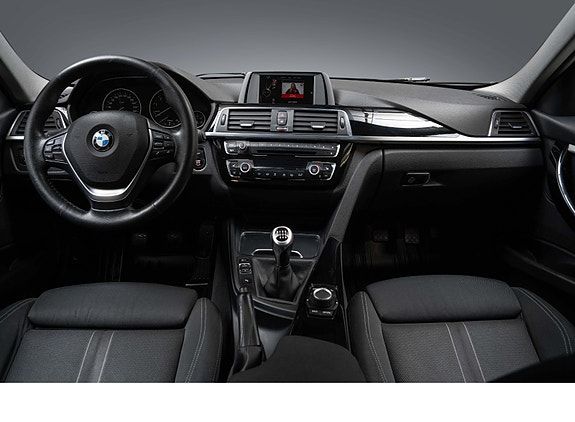 BMW 318i 14 of 30