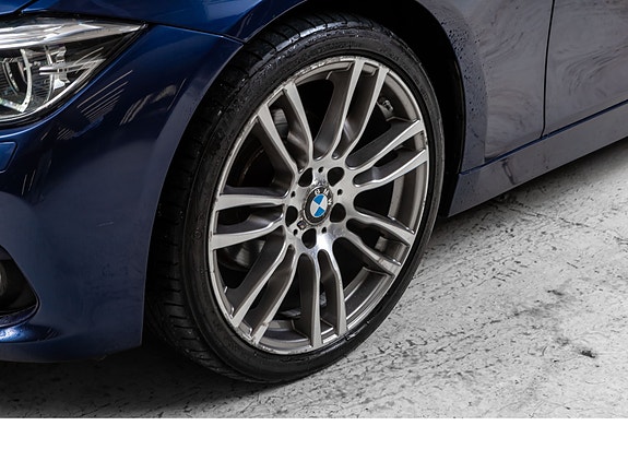BMW 318i 6 of 30