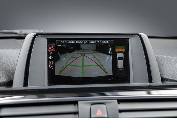 BMW 318i 21 of 30