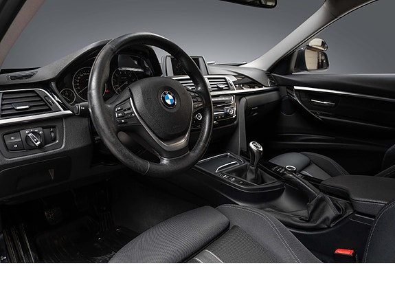 BMW 318i 22 of 30