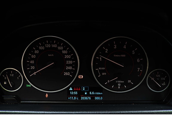 BMW 318i 16 of 30
