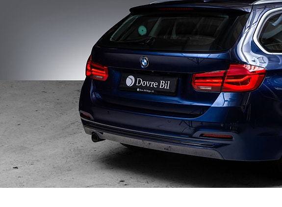 BMW 318i 12 of 30