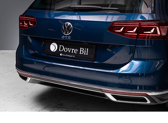 Volkswagen Passat 10 of 27