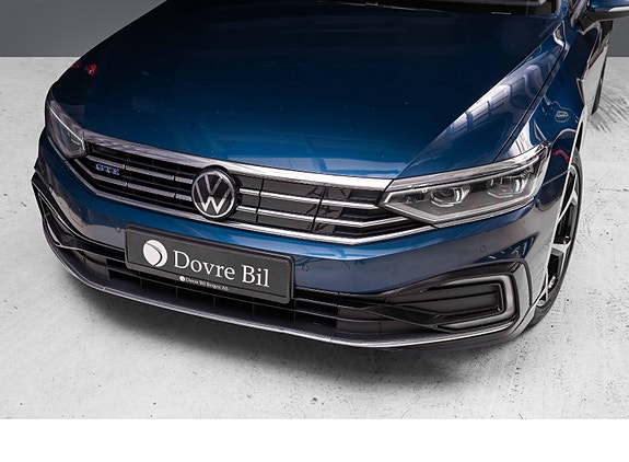 Volkswagen Passat 4 of 27