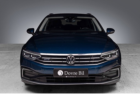 Volkswagen Passat 7 of 27