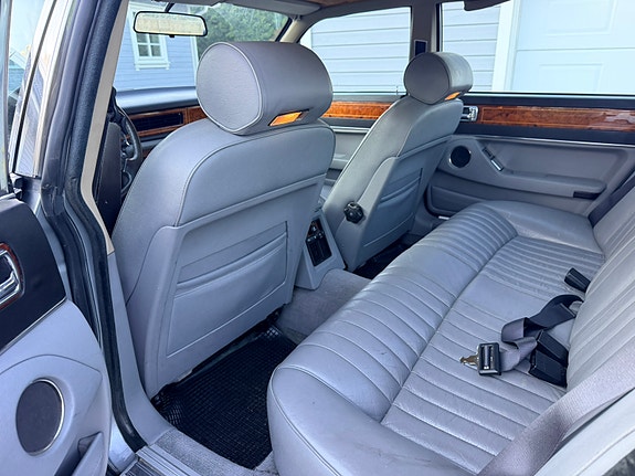 Jaguar XJ 8 of 10