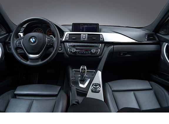 BMW 335Xi 17 of 30