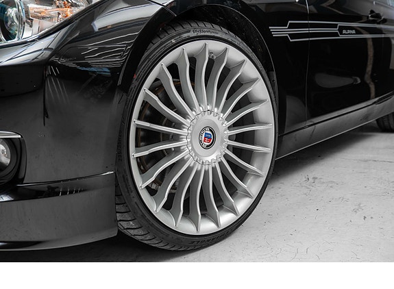 BMW 335Xi 8 of 30