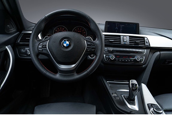 BMW 335Xi 18 of 30