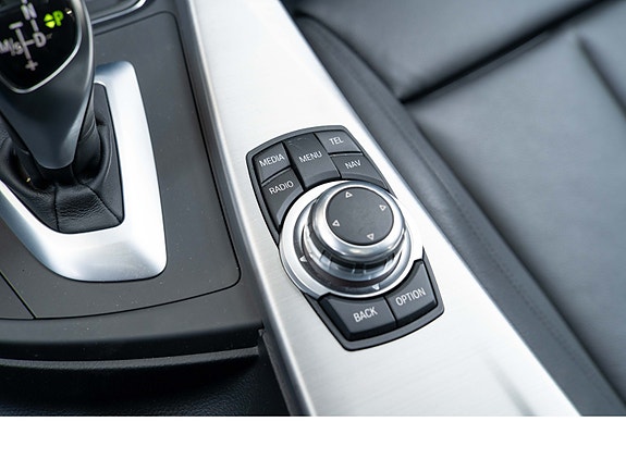 BMW 335Xi 23 of 30