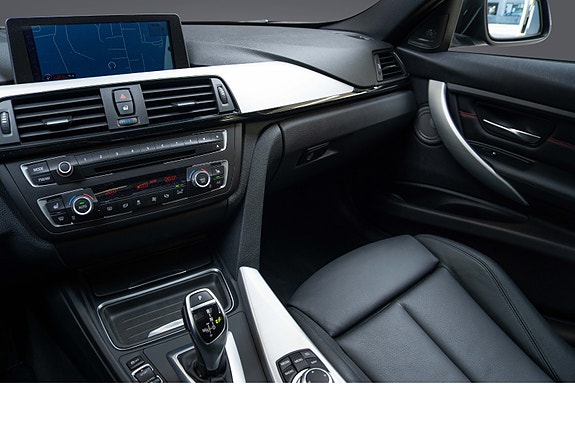 BMW 335Xi 21 of 30