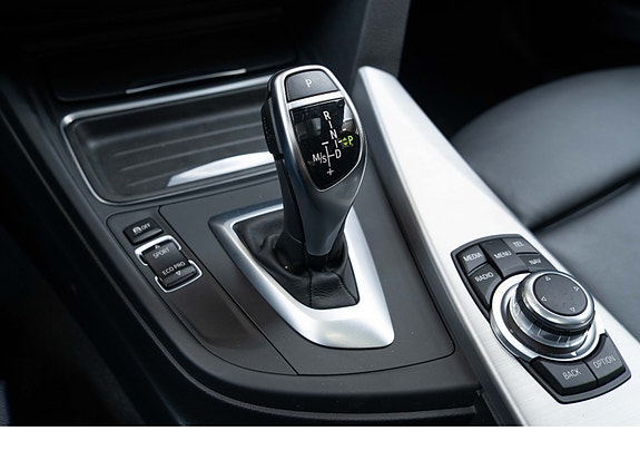 BMW 335Xi 22 of 30
