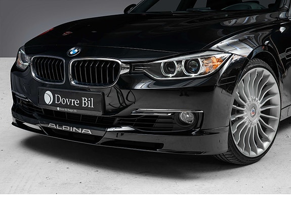 BMW 335Xi 2 of 30