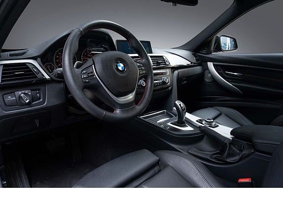 BMW 335Xi 26 of 30