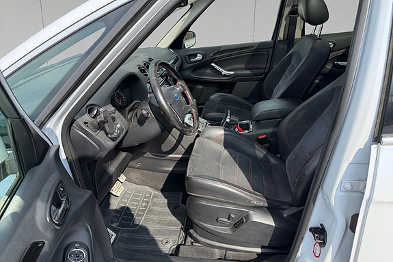 Ford S-MAX 14 of 17