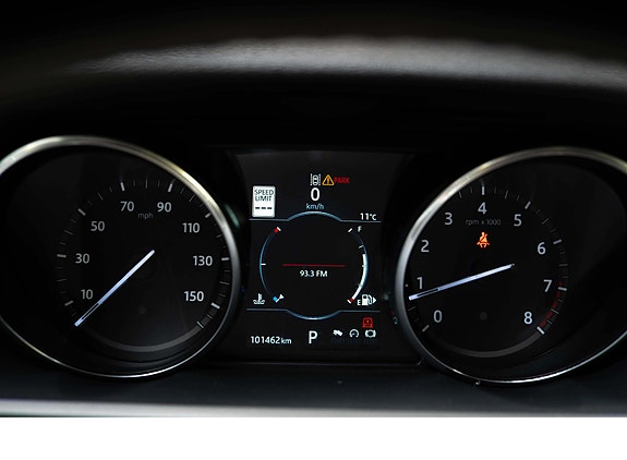 Land Rover Discovery 13 of 30