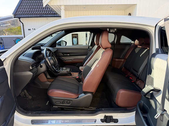 Mazda MX-30 6 of 11