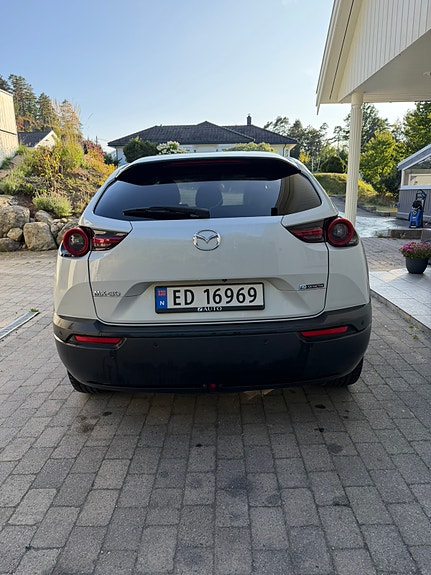 Mazda MX-30 4 of 11
