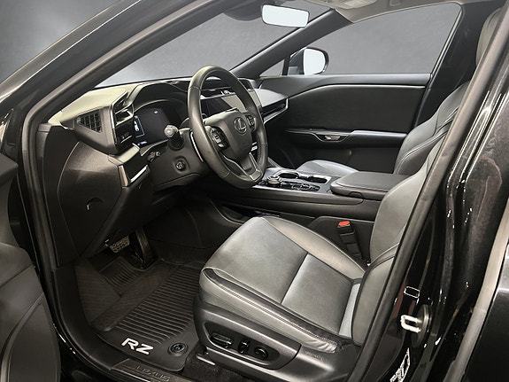 Lexus RZ450e 9 of 20