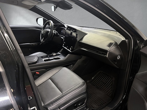 Lexus RZ450e 12 of 20