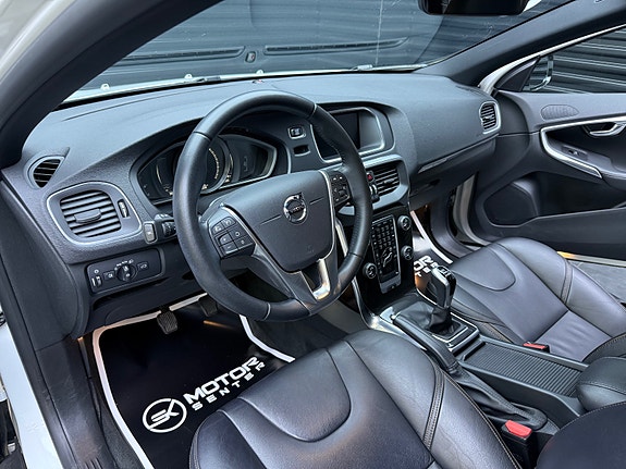 Volvo V40 Cross Country 10 of 30