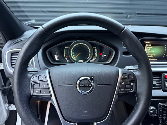 Volvo V40 Cross Country 13 of 30