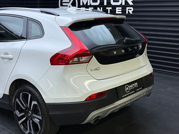 Volvo V40 Cross Country 6 of 30