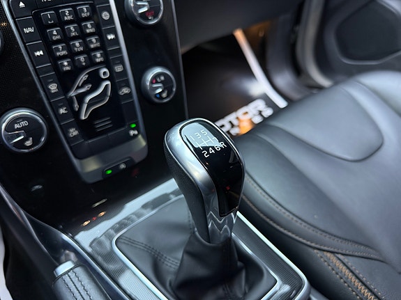 Volvo V40 Cross Country 23 of 30