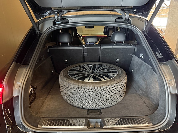 Mercedes-Benz EQE SUV 22 of 25