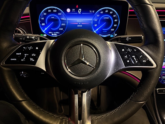 Mercedes-Benz EQE SUV 7 of 25