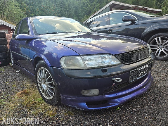 Opel Vectra 2 of 13