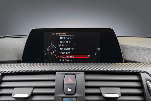 BMW 330e 18 of 26
