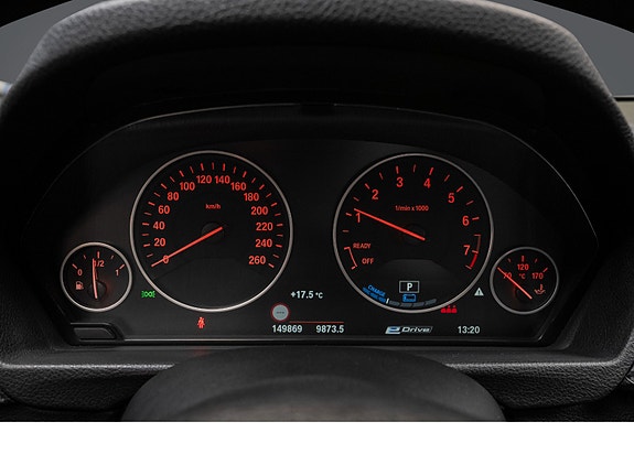BMW 330e 13 of 26
