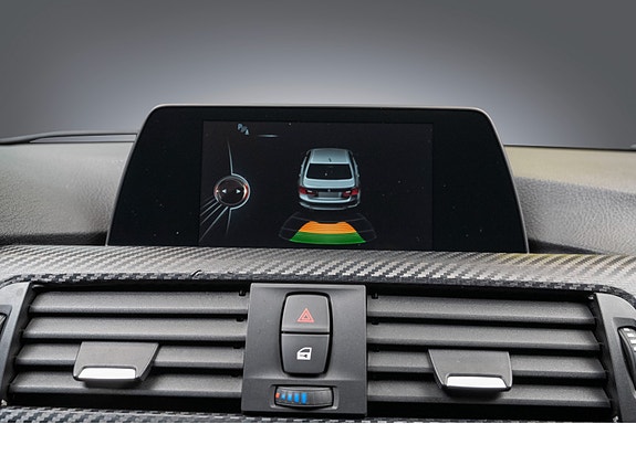 BMW 330e 16 of 26