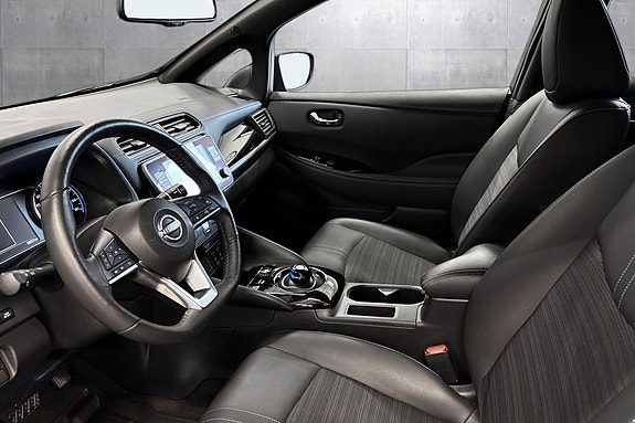 Nissan Leaf 11 of 26