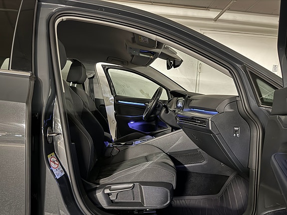 Volkswagen Golf VIII 14 of 30