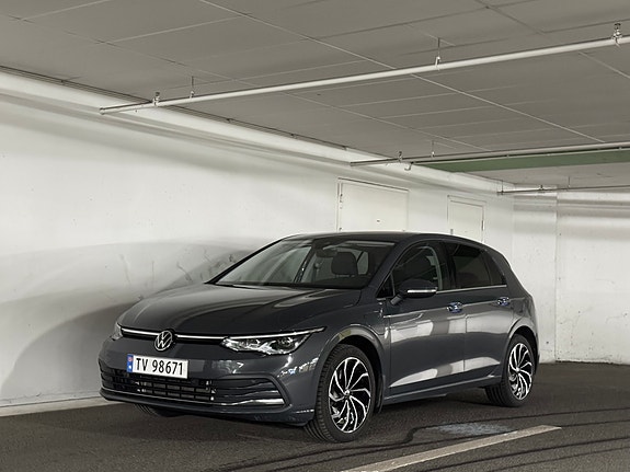 Volkswagen Golf VIII 2 of 30