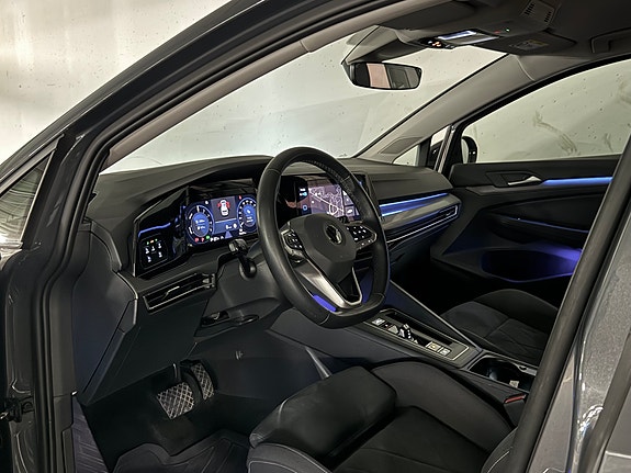 Volkswagen Golf VIII 13 of 30