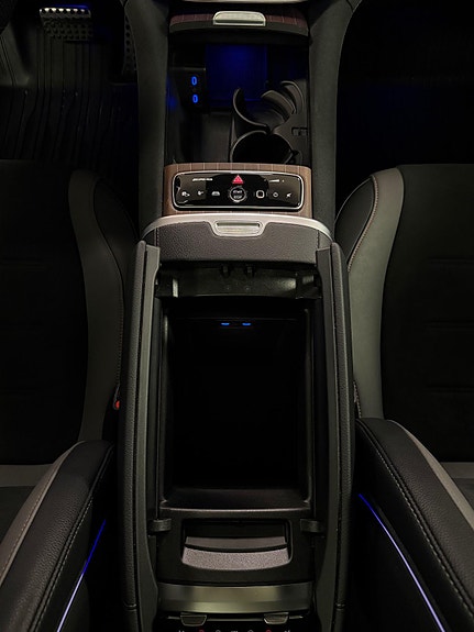 Mercedes-Benz EQE SUV 23 of 30