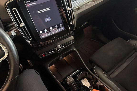 Volvo XC40 12 of 22