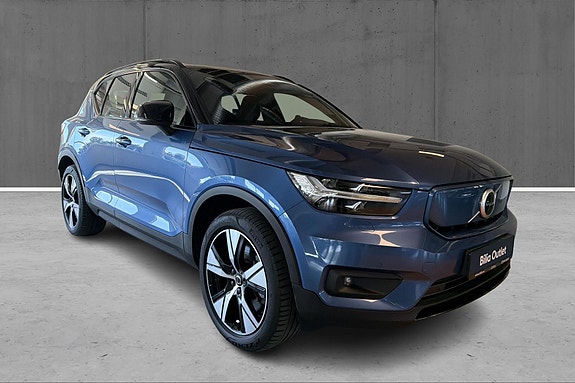 Volvo XC40 3 of 22