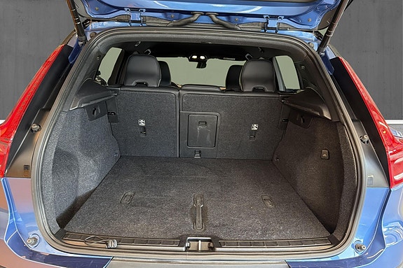 Volvo XC40 14 of 22