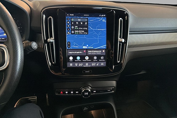 Volvo XC40 17 of 22