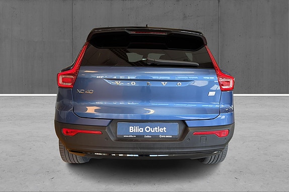 Volvo XC40 6 of 22