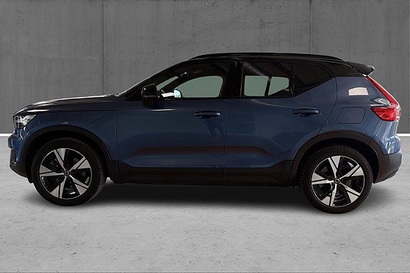 Volvo XC40 8 of 22
