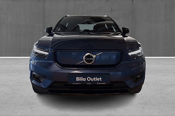 Volvo XC40 2 of 22