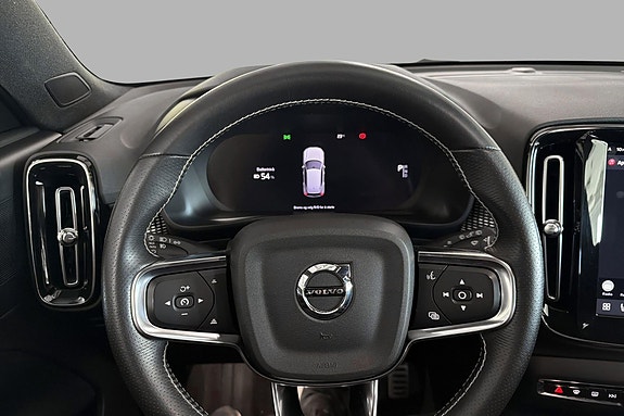 Volvo XC40 15 of 22