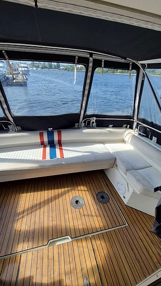 Fairline Corniche 25 of 29